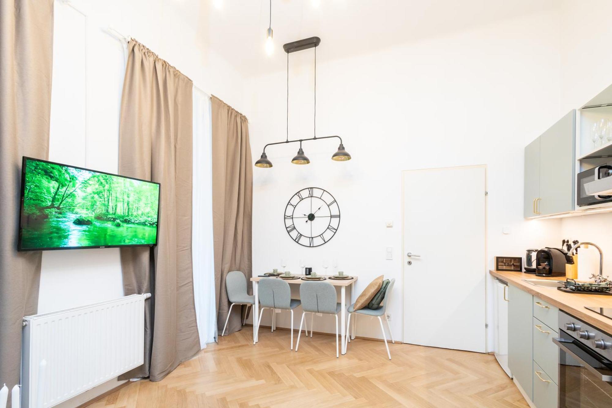 דירות וינה Charming Retreat Walking Distance From Town Centre מראה חיצוני תמונה